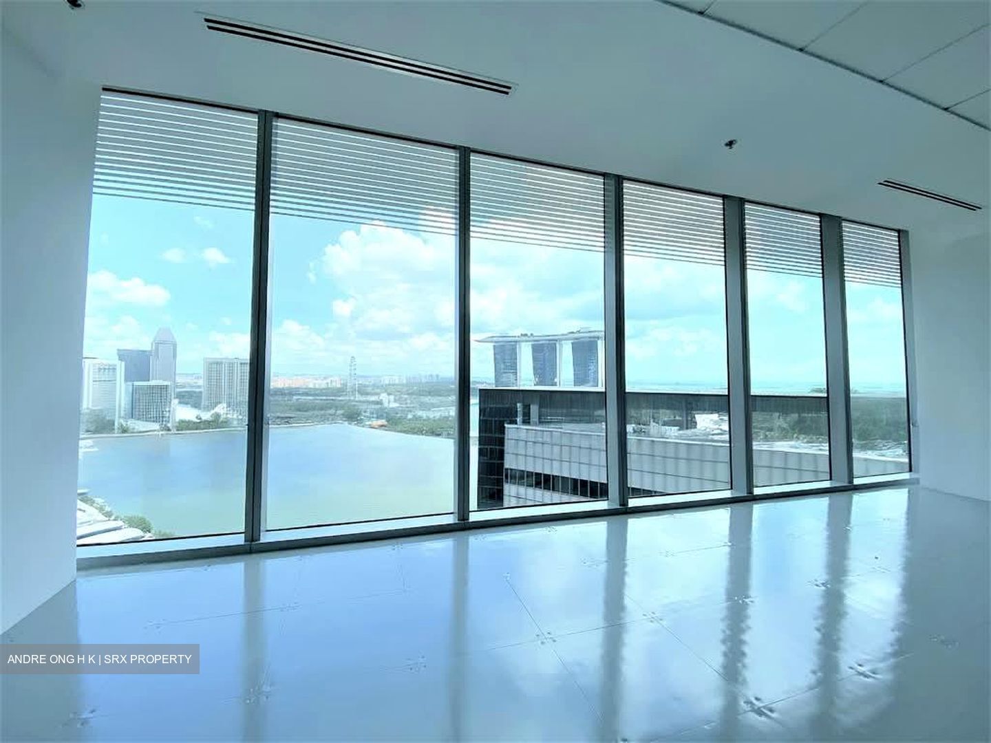 Ocean Financial Centre (D1), Office #558253461